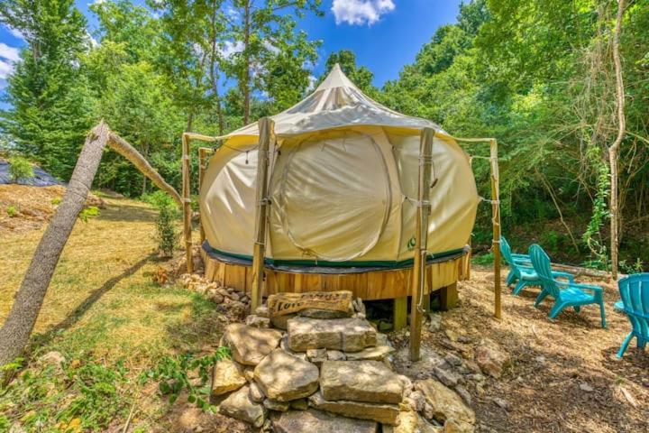 The Aries-A Stargazing, Luxury Glamping Tent Rogersville Eksteriør billede